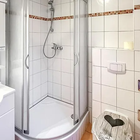 Koelpinseeusedom شقة